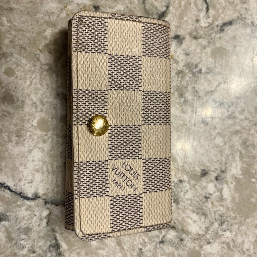 Louis Vuitton Cream Key Holder with Gold Accents
